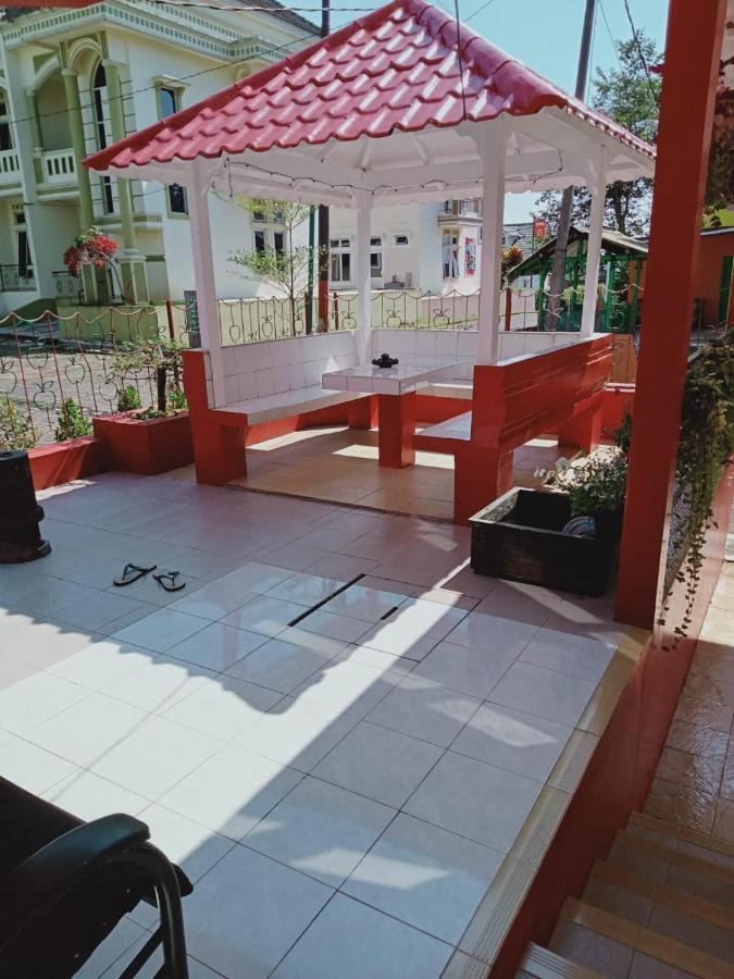 Villa Musti Green Apple Cipanas Sindanglaya Exterior photo